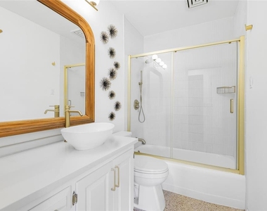 2723 Lynnhurst Street - Photo Thumbnail 21