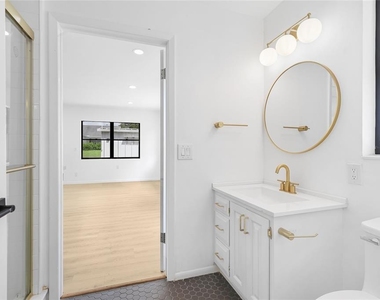 2723 Lynnhurst Street - Photo Thumbnail 16