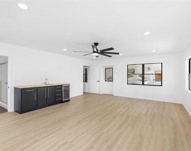 2723 Lynnhurst Street - Photo Thumbnail 15