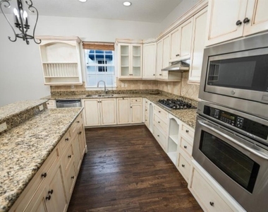 3915 W Kensington Avenue - Photo Thumbnail 17