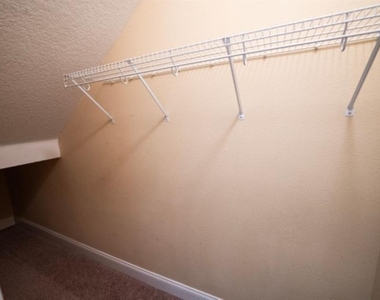 3915 W Kensington Avenue - Photo Thumbnail 9