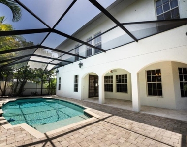 3915 W Kensington Avenue - Photo Thumbnail 1