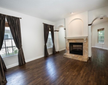 3915 W Kensington Avenue - Photo Thumbnail 10