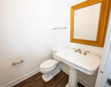 3915 W Kensington Avenue - Photo Thumbnail 8