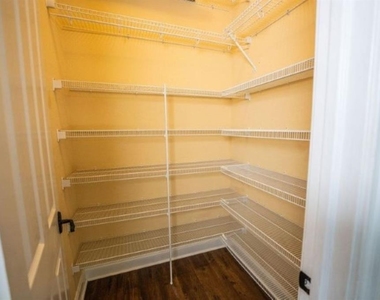 3915 W Kensington Avenue - Photo Thumbnail 19