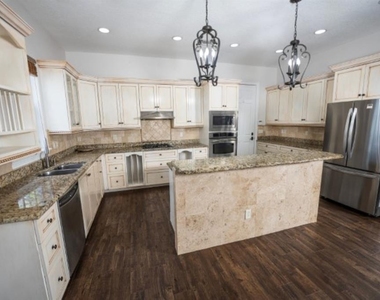 3915 W Kensington Avenue - Photo Thumbnail 15