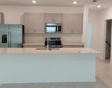 13490 Tropical Breeze Way - Photo Thumbnail 3