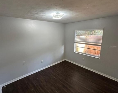 3215 N 49th Street - Photo Thumbnail 8