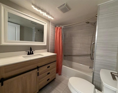 101 W Lemon Street - Photo Thumbnail 9