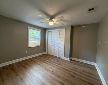 101 W Lemon Street - Photo Thumbnail 8