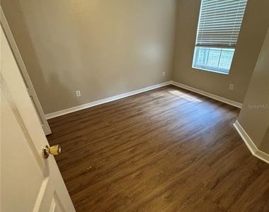 10625 Shady Falls Court - Photo Thumbnail 12