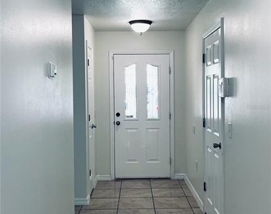 4737 5th Street - Photo Thumbnail 6