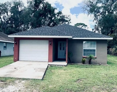 4737 5th Street - Photo Thumbnail 2