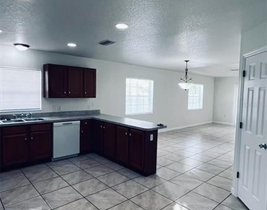 4737 5th Street - Photo Thumbnail 16