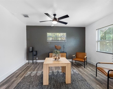 439 Capri Way Ne - Photo Thumbnail 12