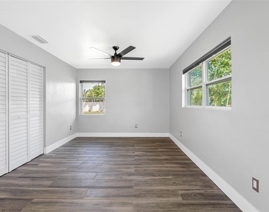 439 Capri Way Ne - Photo Thumbnail 19