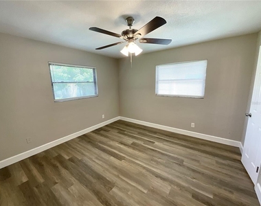 4041 53rd Avenue N - Photo Thumbnail 12