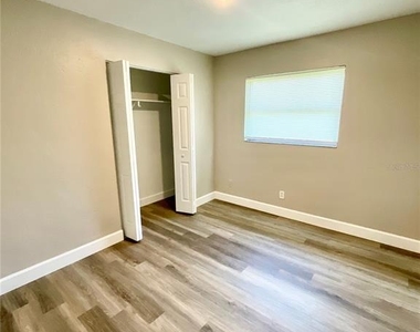 4041 53rd Avenue N - Photo Thumbnail 15