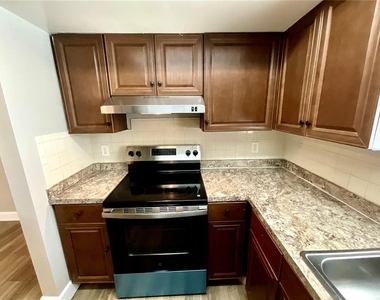 4041 53rd Avenue N - Photo Thumbnail 3