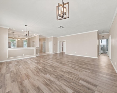 2318 W Cherry Street - Photo Thumbnail 8