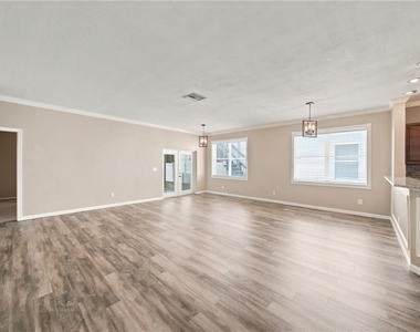2318 W Cherry Street - Photo Thumbnail 2