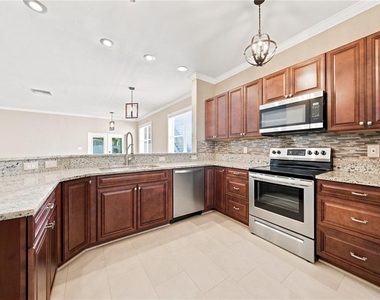 2318 W Cherry Street - Photo Thumbnail 9