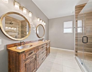 2318 W Cherry Street - Photo Thumbnail 18