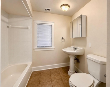 103 W Emma Street - Photo Thumbnail 8