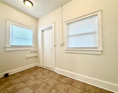 103 W Emma Street - Photo Thumbnail 6