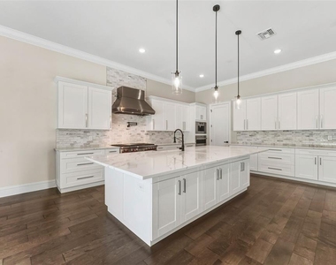 481 W Davis Boulevard - Photo Thumbnail 8