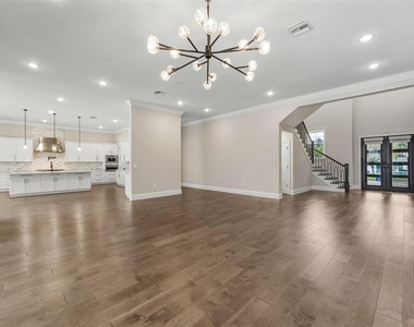 481 W Davis Boulevard - Photo Thumbnail 6