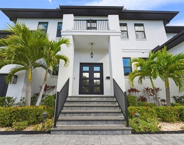 481 W Davis Boulevard - Photo Thumbnail 1