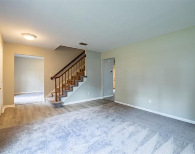 918 Benninger Drive - Photo Thumbnail 10