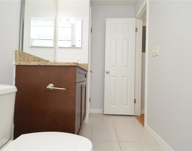 10200 Gandy Boulevard N - Photo Thumbnail 28