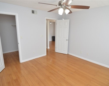 10200 Gandy Boulevard N - Photo Thumbnail 37