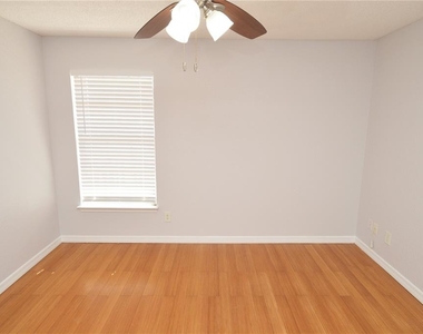 10200 Gandy Boulevard N - Photo Thumbnail 30