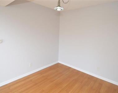 10200 Gandy Boulevard N - Photo Thumbnail 10