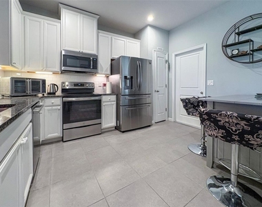10703 Verawood Drive - Photo Thumbnail 4