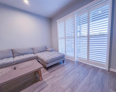 10703 Verawood Drive - Photo Thumbnail 9