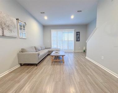 10703 Verawood Drive - Photo Thumbnail 7