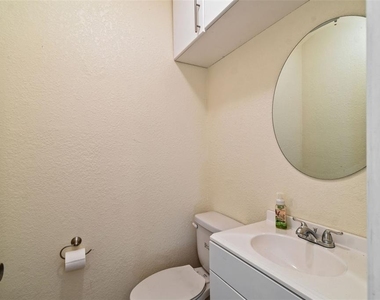 4802 W Longfellow Avenue - Photo Thumbnail 41
