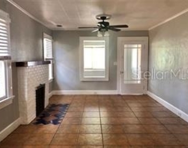 2125 44th Avenue N - Photo Thumbnail 7