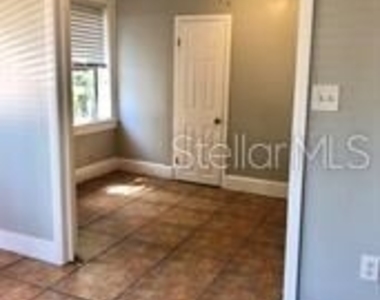2125 44th Avenue N - Photo Thumbnail 9