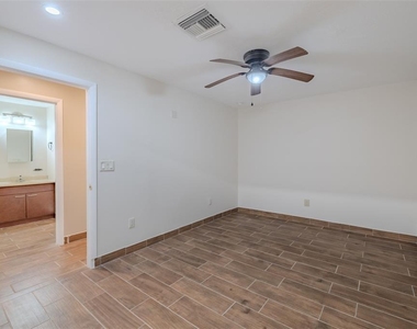 501 Bryan Road - Photo Thumbnail 10
