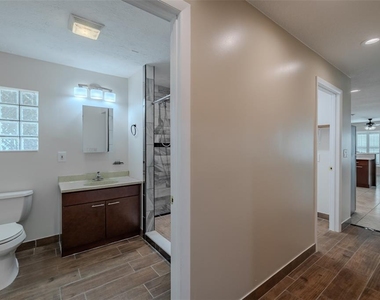 501 Bryan Road - Photo Thumbnail 13