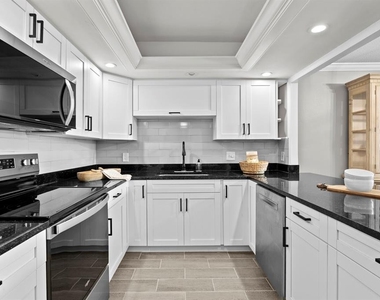 100 Oakmont - Photo Thumbnail 5