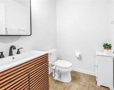 9715 Bay Grove Lane - Photo Thumbnail 19