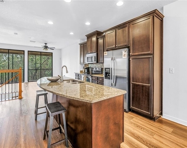 9715 Bay Grove Lane - Photo Thumbnail 10