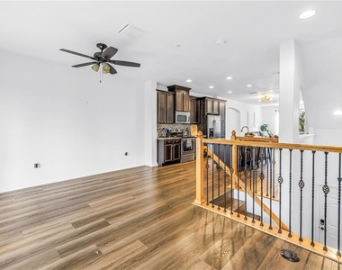 9715 Bay Grove Lane - Photo Thumbnail 5