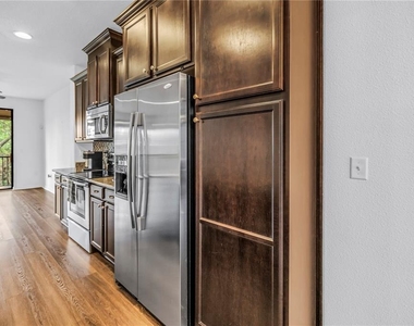 9715 Bay Grove Lane - Photo Thumbnail 11